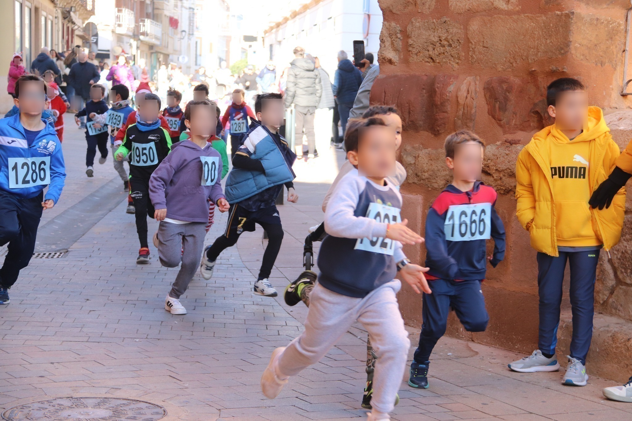 Niños corriendo
